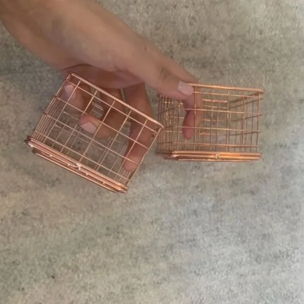 Two Square Gold Wire Decor Urban Outfitters Decor Desk Organizers